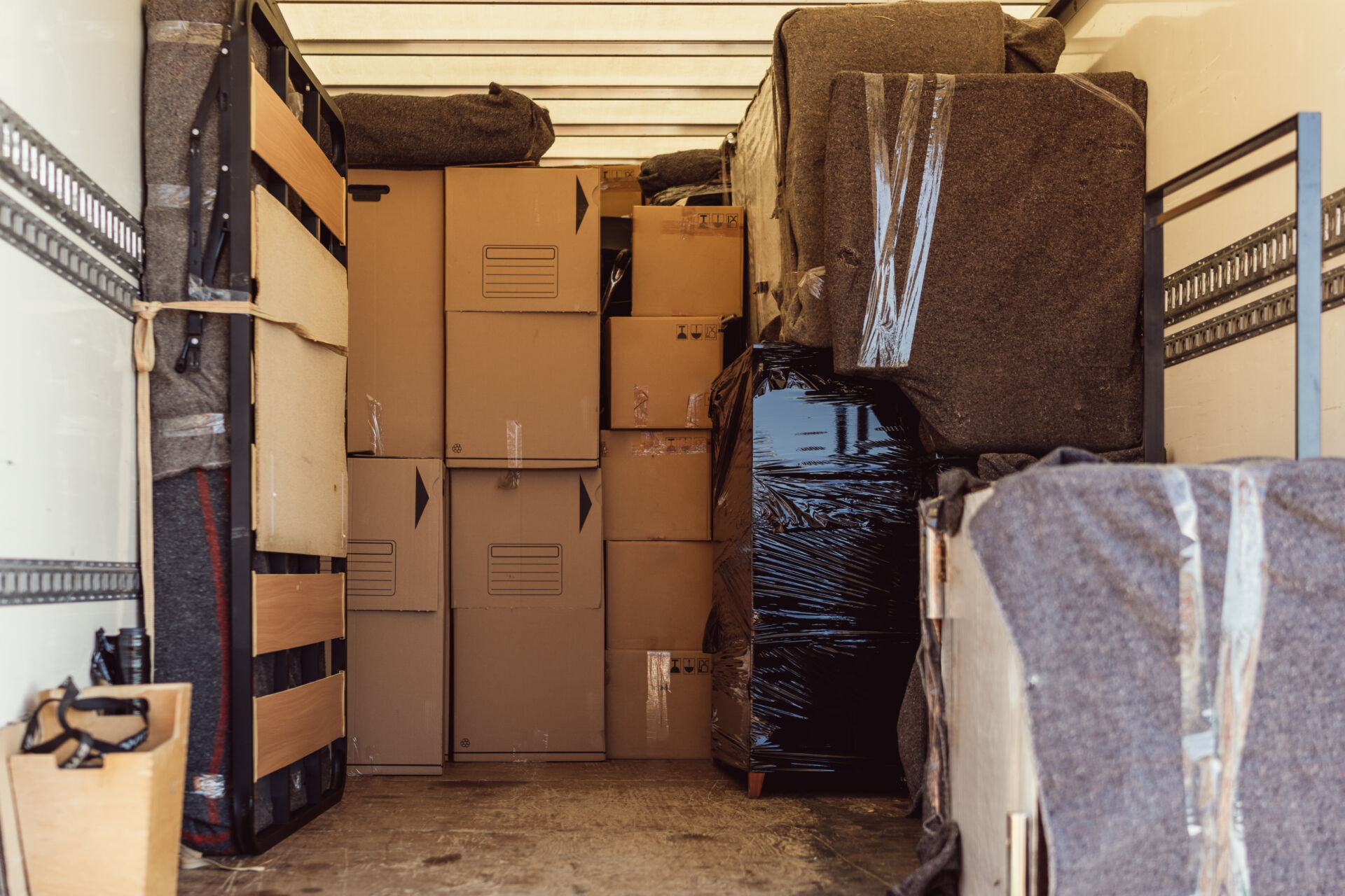 A&M Removals - Helping people move out of Ashford into Canterbury