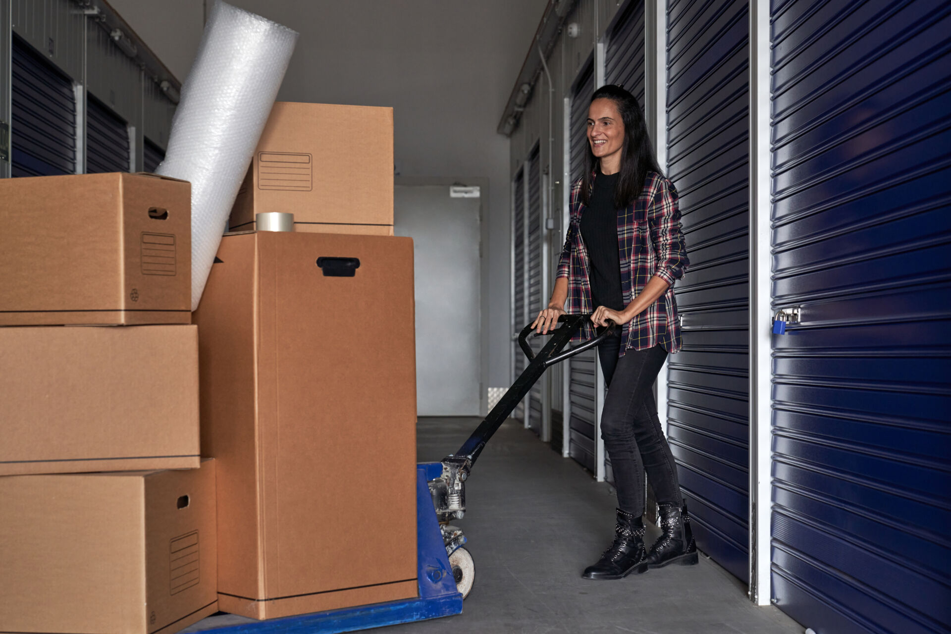 A&M Removals - Helping people move out of storage into their new home in Brighton